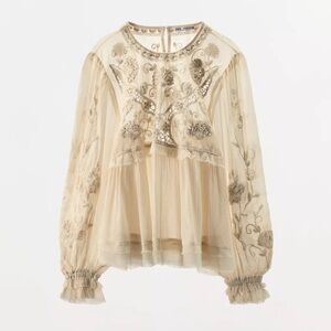 EMBROIDERED BEADED STRUCTURE BLOUSE
Zara Cream Floral Embroidered Blouse